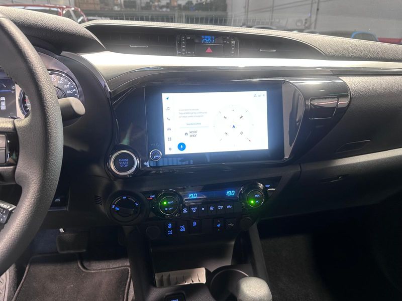Toyota Hilux 2025, foto 17