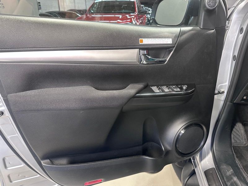 Toyota Hilux 2025, foto 18