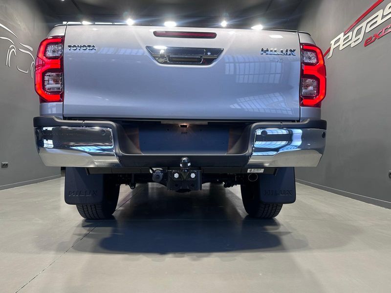 Toyota Hilux 2025, foto 20