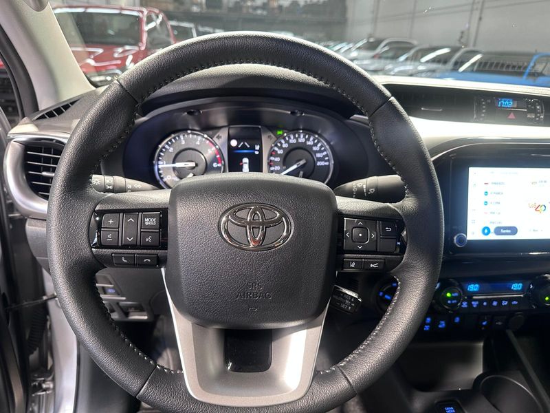 Toyota Hilux 2025, foto 22