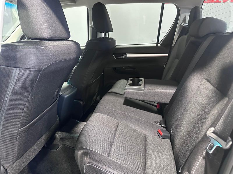 Toyota Hilux 2025, foto 25