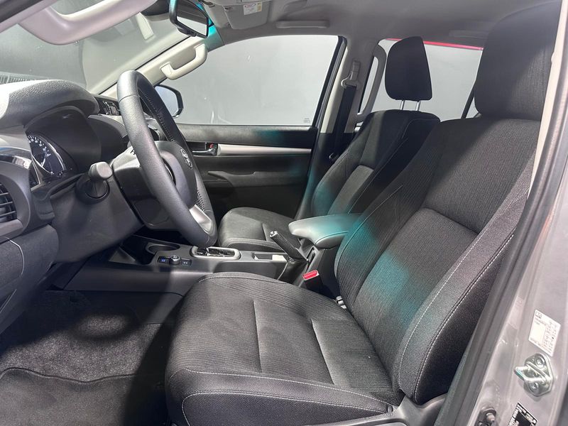 Toyota Hilux 2025, foto 27