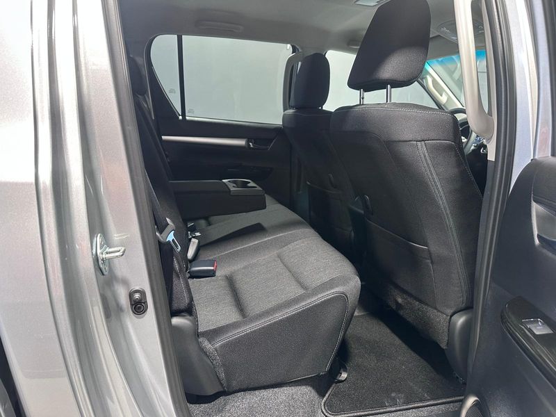 Toyota Hilux 2025, foto 31