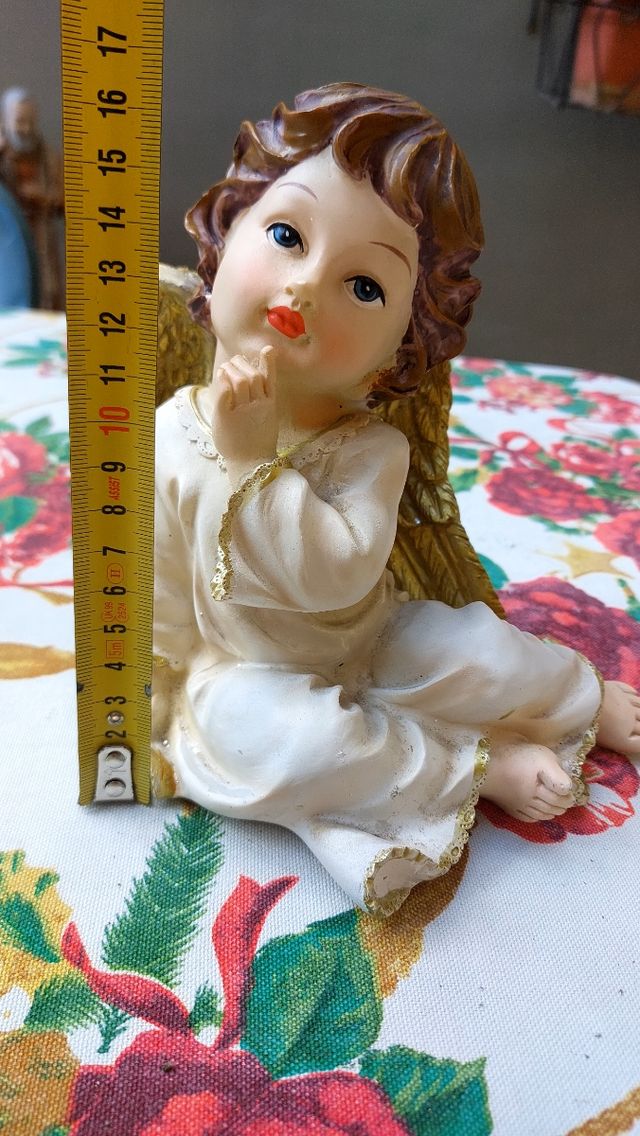 Angelo bambino in resina