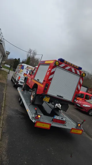 SERVICIO DE GRÚA Y PORTACOCHE 24/7