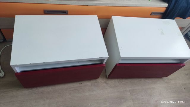 Mueble BESTA blanco y rojo