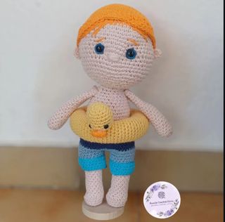 Muñeco crochet 