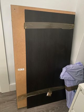 Mesa auxiliar baja negra de madera. salon. 90x55