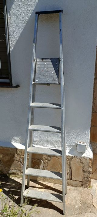 Escalera aluminio 6 peldaños