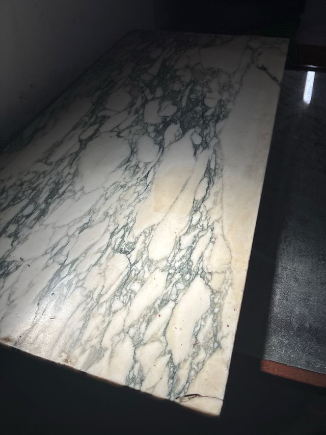 Mesa auxiliar mármol antiguo