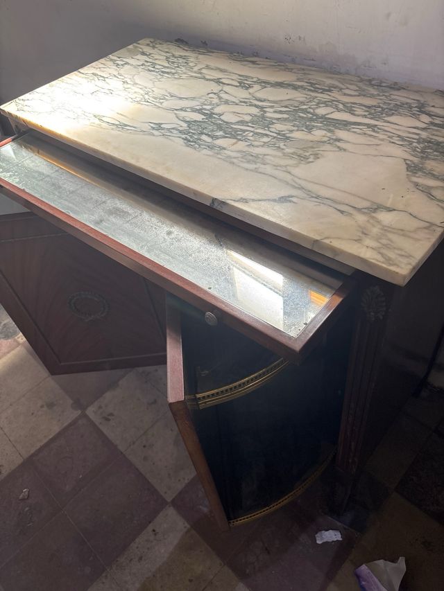 Mesa auxiliar mármol antiguo