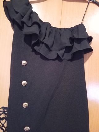 Vestido negro asimétrico