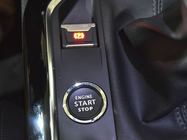 Peugeot 3008 1.5 BlueHDi 96kW (130CV) S&S Allure