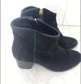 Botines negros ante 38