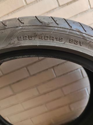 2 Neumáticos Goodyear 225/40/19