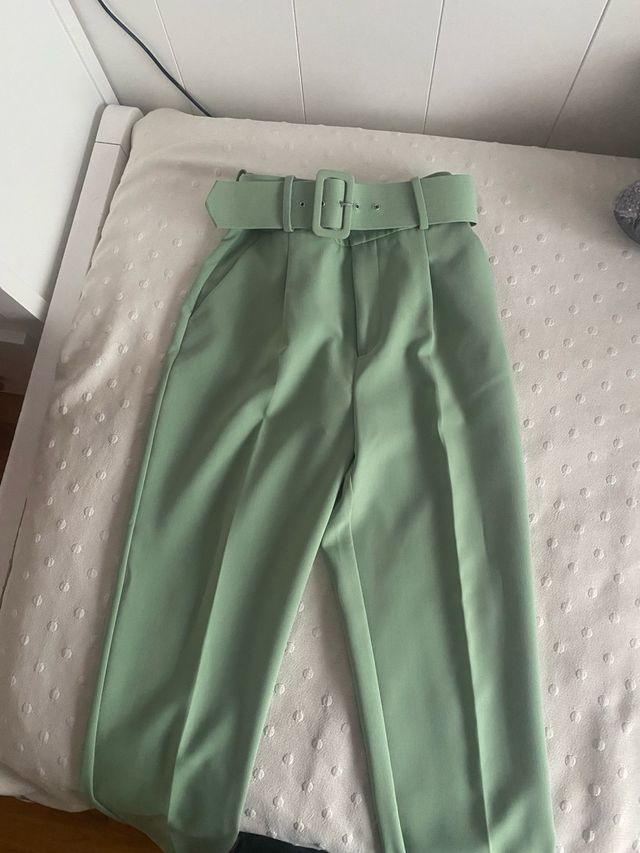 Traje Zara verde