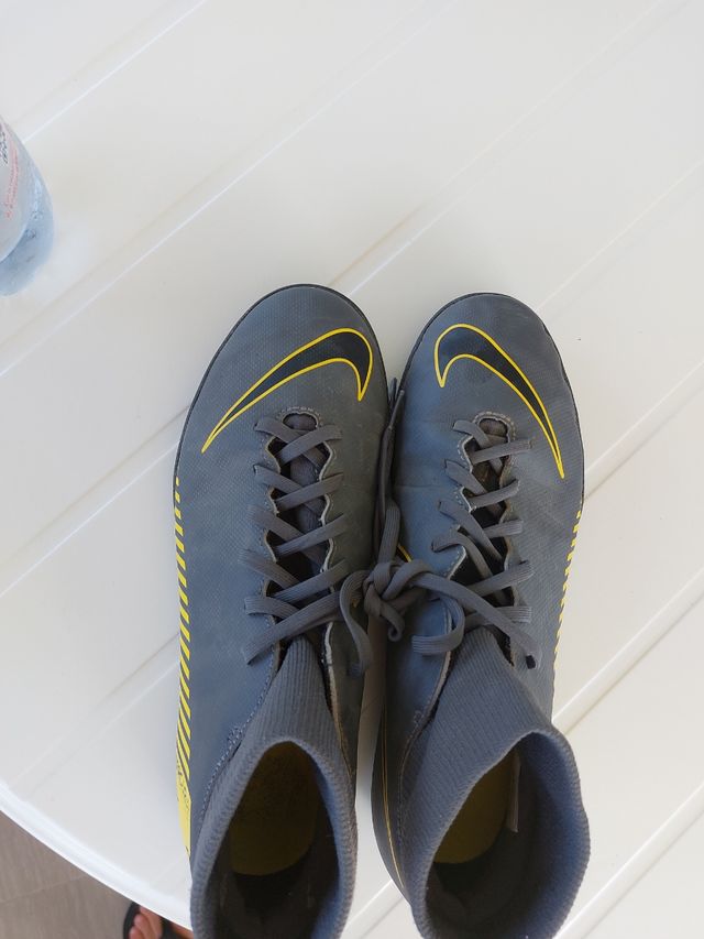 Zapatillas Nike fútbol sala grises