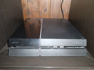 PS4 (PlayStation 4) negra
