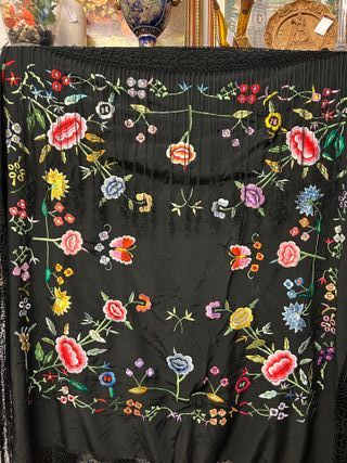 Mantón de Manila antiguo bordado