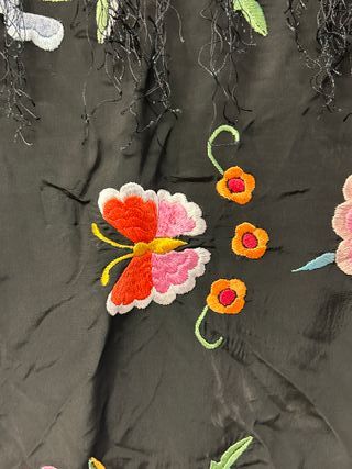 Mantón de Manila antiguo bordado