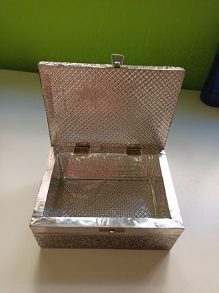 Caja metálica vintage