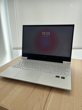 HP Victus 16-e0000 Blanco