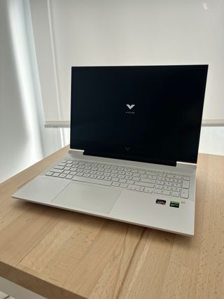HP Victus 16-e0000 Blanco