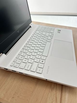 HP Victus 16-e0000 Blanco