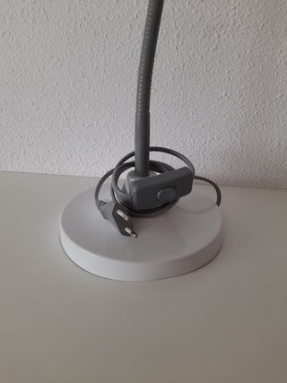 Flexo escritorio blanco y gris