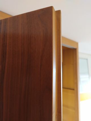 Puerta interior madera con cristalera