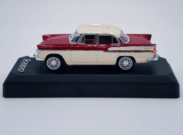 SIMCA CHAMBORD 1958 1:43 SOLIDO 4561