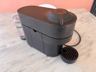 Cafetera Nespresso Vertuo - Negra