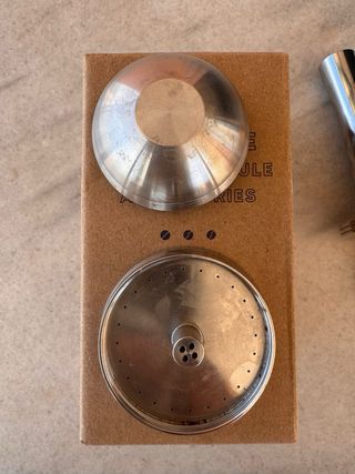 Cafetera Nespresso Vertuo - Negra