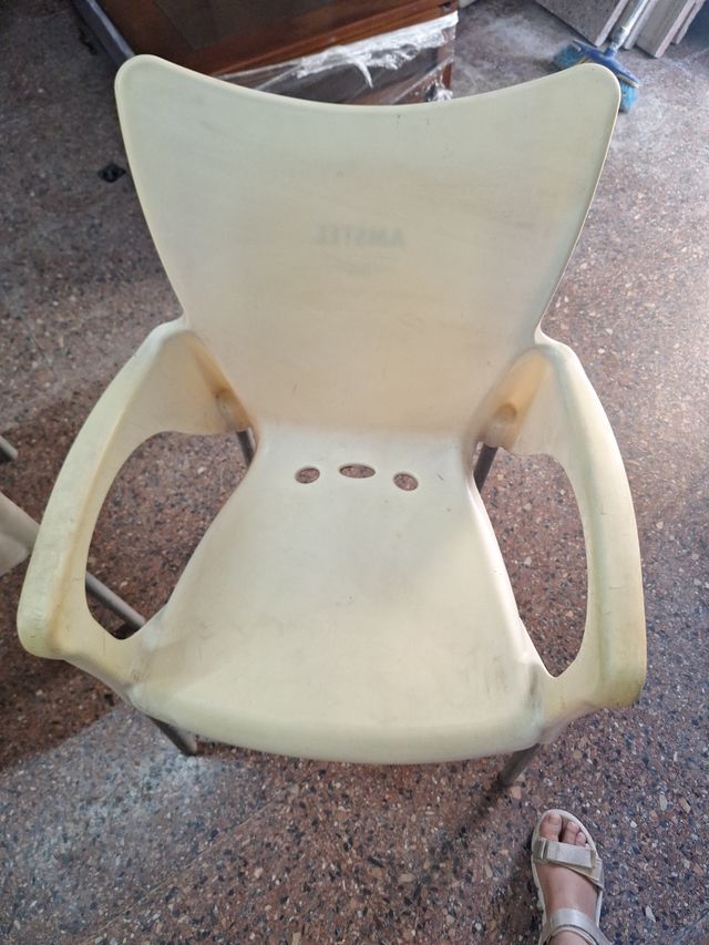 5 Sillas terraza blancas - metal, plástico