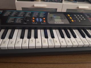 Casio SA-65: Piano teclado