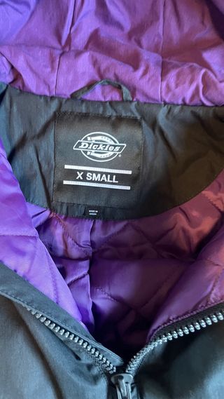 Cazadora Dickies negra y morada - M