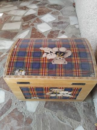Baúl infantil vintage