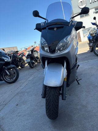 Yamaha XMAX 250 - Scooter
