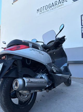 Yamaha XMAX 250 - Scooter