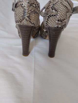 Sandalias tacón beige-marrón