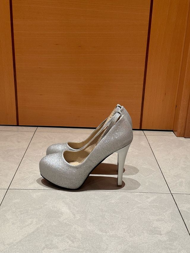 Tacones Cerrados Plata Brillantes Fiesta