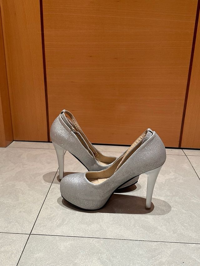 Tacones Cerrados Plata Brillantes Fiesta