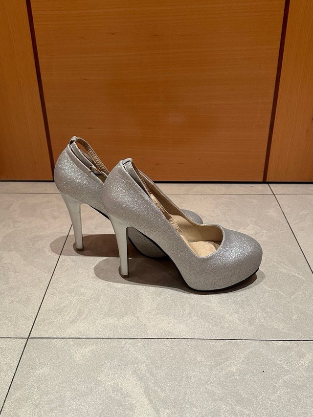 Tacones Cerrados Plata Brillantes Fiesta