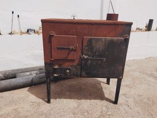 Estufa leña antigua - Metálica