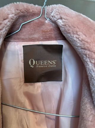 Ropa de mujer variada