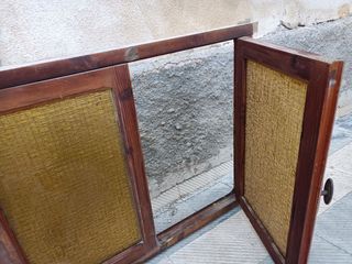 Ventana rústica de madera