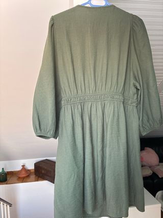 Vestido verde oliva manga larga