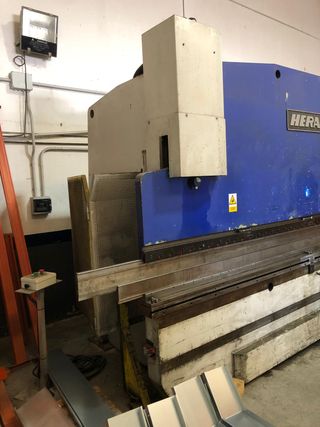 Plegadora HERA 4m 220Tn CNC
