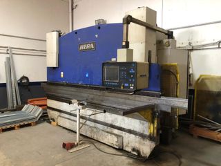 Plegadora HERA 4m 220Tn CNC