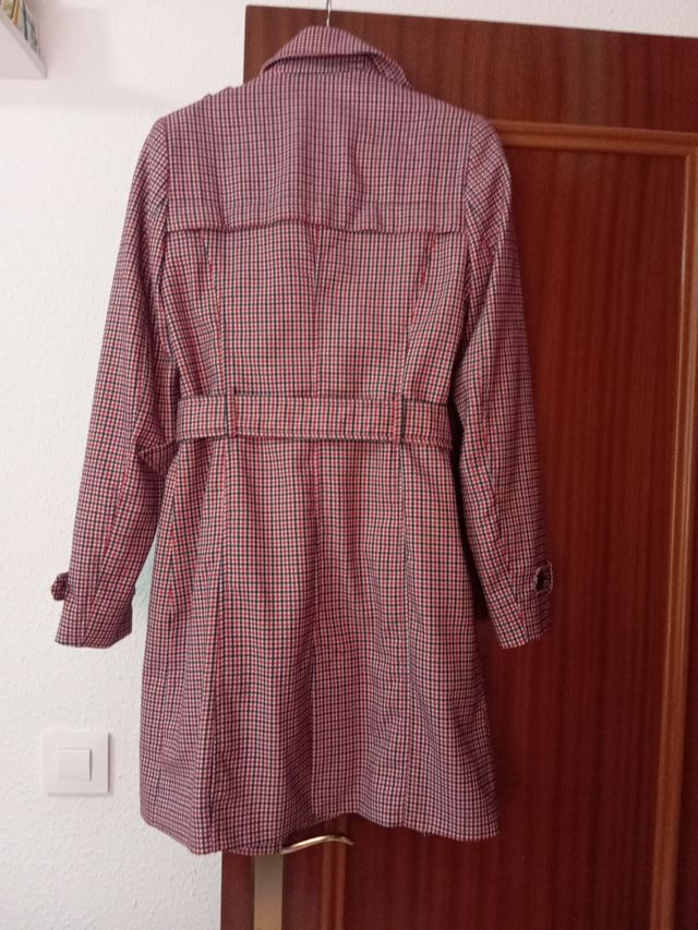 Gabardina roja cuadros talla S
